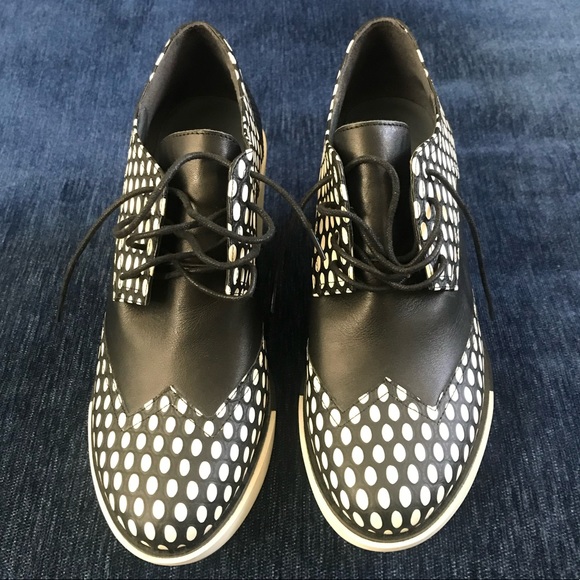 Black and White Color Block Wedges - Picture 4 of 4